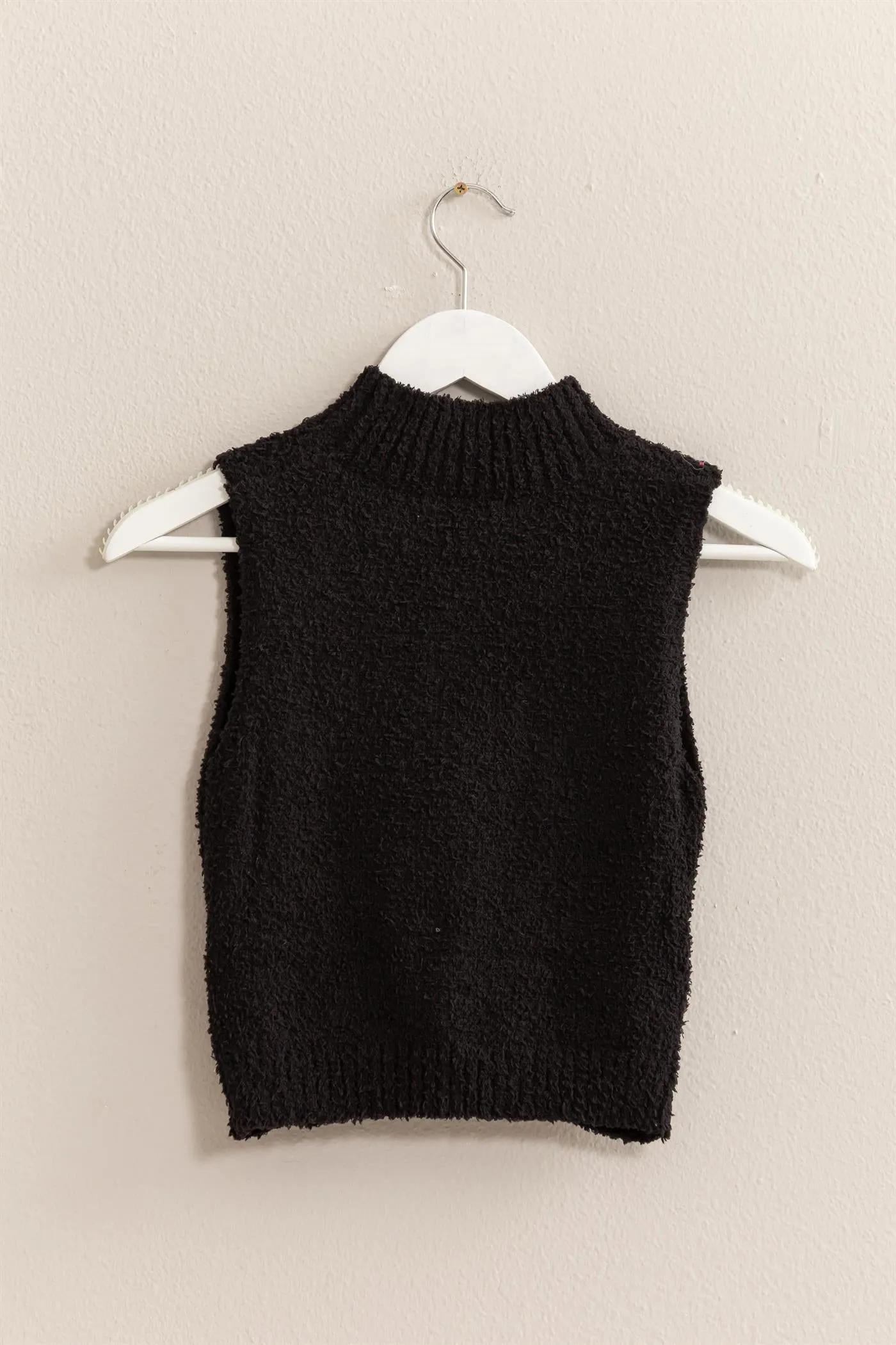 HF24F717-SLEEVELESS FUZZY KNIT TOP