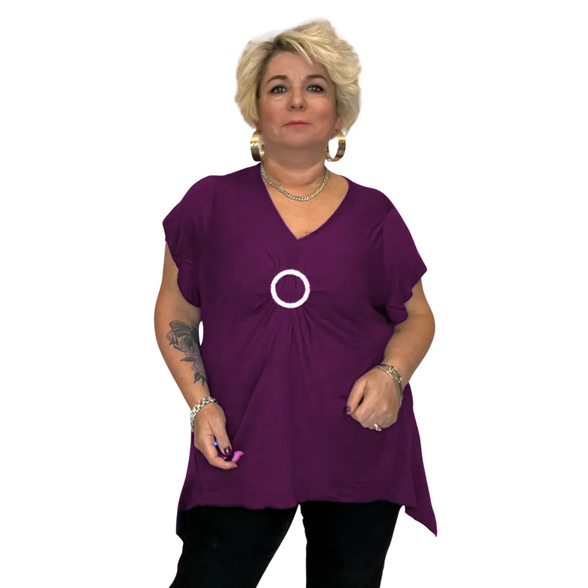 ROCKTHOSECURVES HANKY HEM SHORT SLEEVE V NECK TOP WITH CIRCLE BROOCH